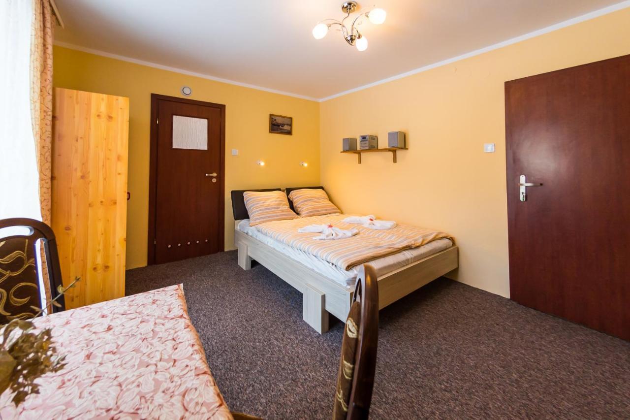 Willa Przy Deptaku Apartman Szczyrk Kültér fotó