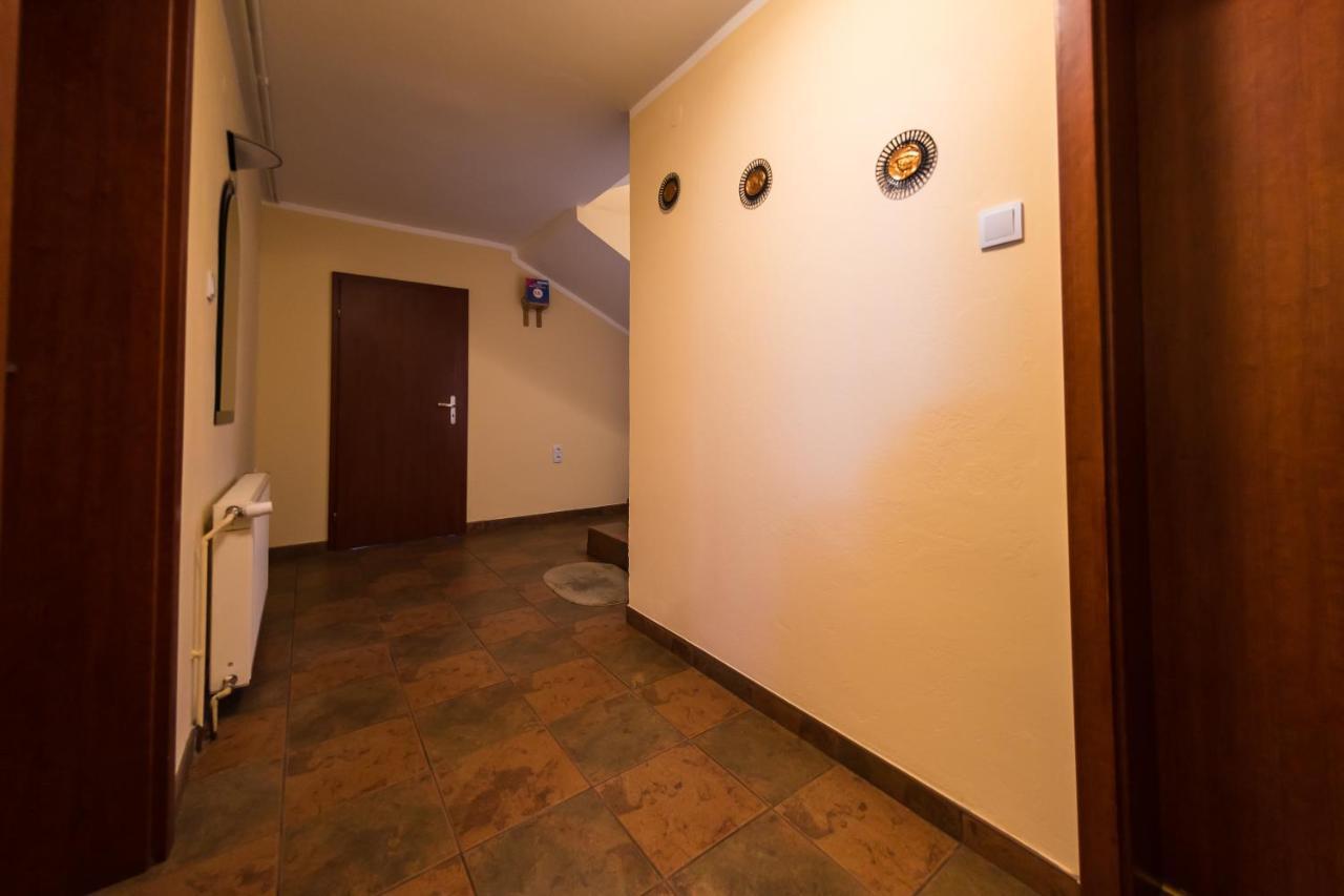 Willa Przy Deptaku Apartman Szczyrk Kültér fotó